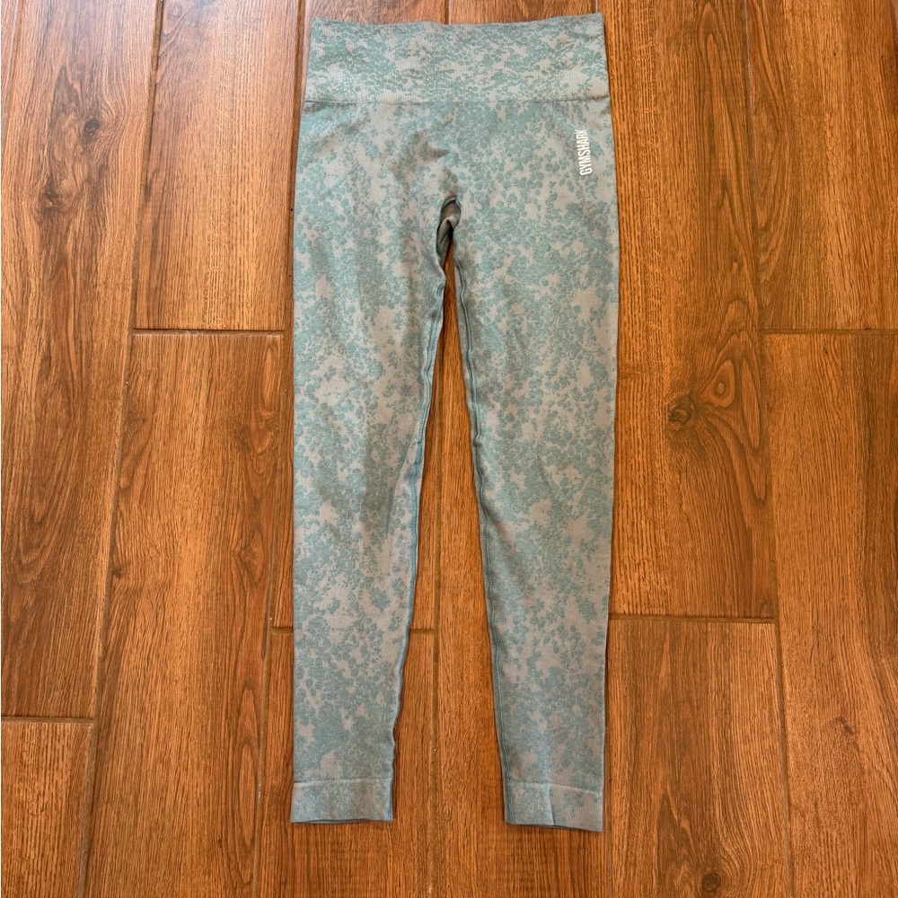 Gymshark Women’s Green/Gray Camo Ankle Leggings Logo Accent 24” Inseam Size S